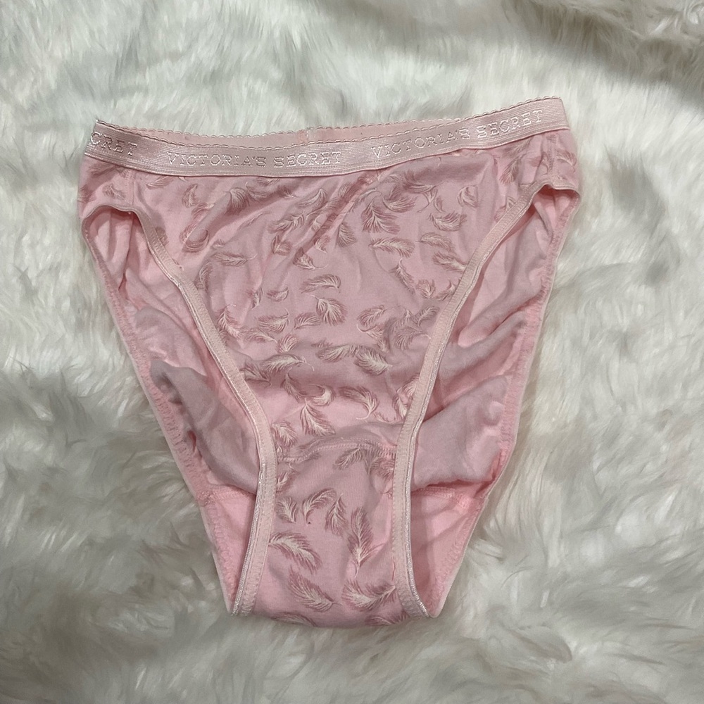 2000 Victoria's Secret Light Pink Feather Pattern Panties